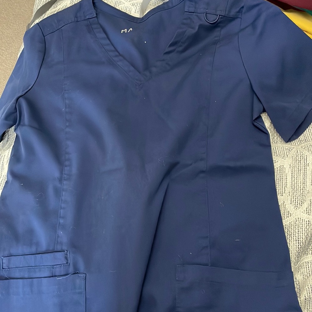 Scrub top